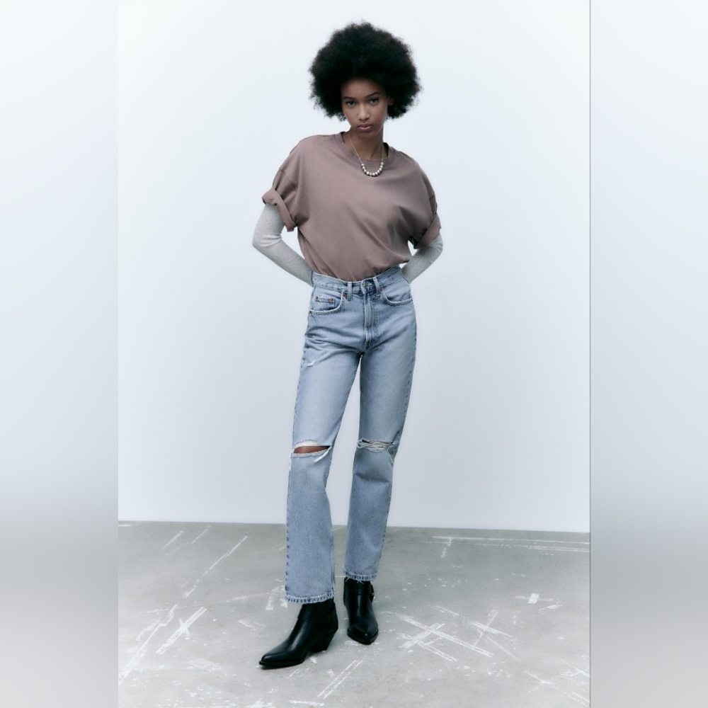 NWT Zara High-Rise Distressed Straight Fit Jeans